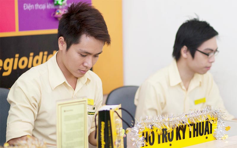 Mang điện thoại đến các trung tâm bảo hành uy tín